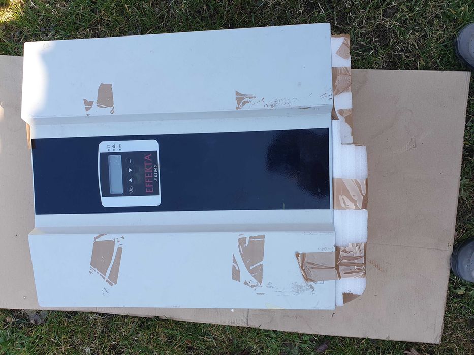 Inverter Effekta ES5000 uszkodzony