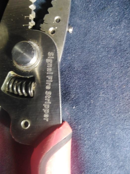 Alicate descarnador fibra