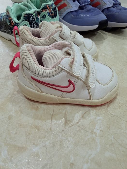 Adidas кросівки ,чревички