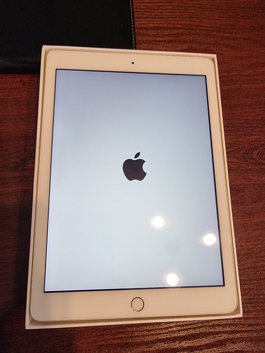 Apple IPad 5gen A1822 2GB/32GB Gold