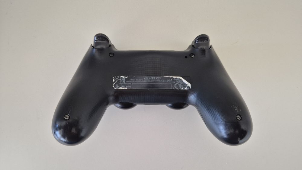 Playstation 4 Slim 1TB com Comando