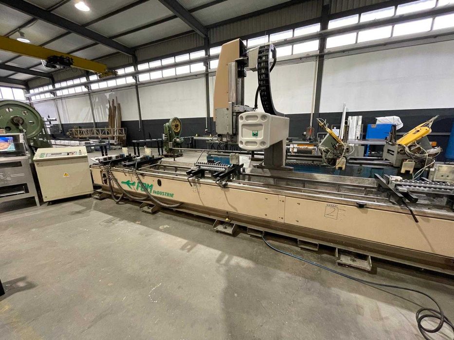 Máquina CNC 4 eixos