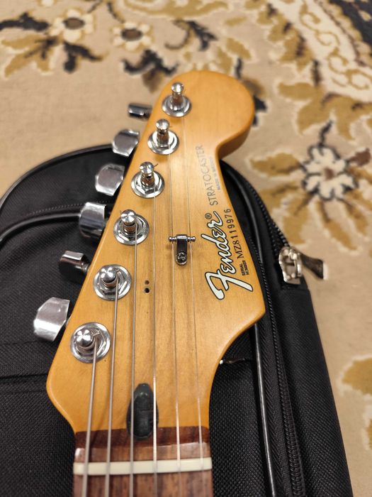 Fender Stratocaster - piękny jesion.