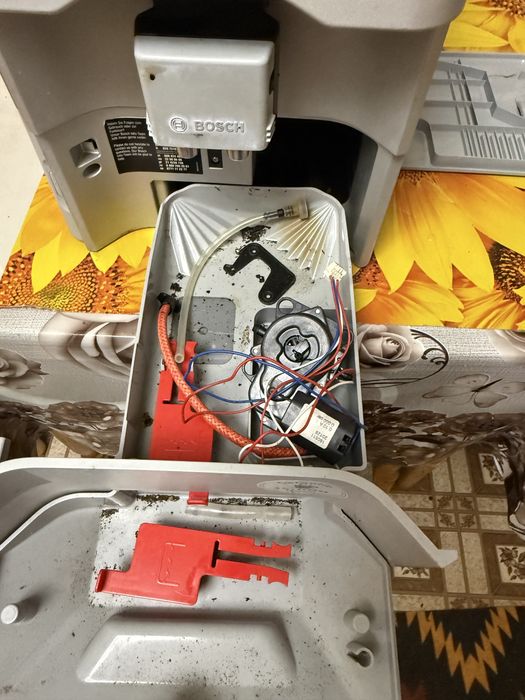кавомашина Bosch VeroAroma 300 (модель TES60351DE/08)