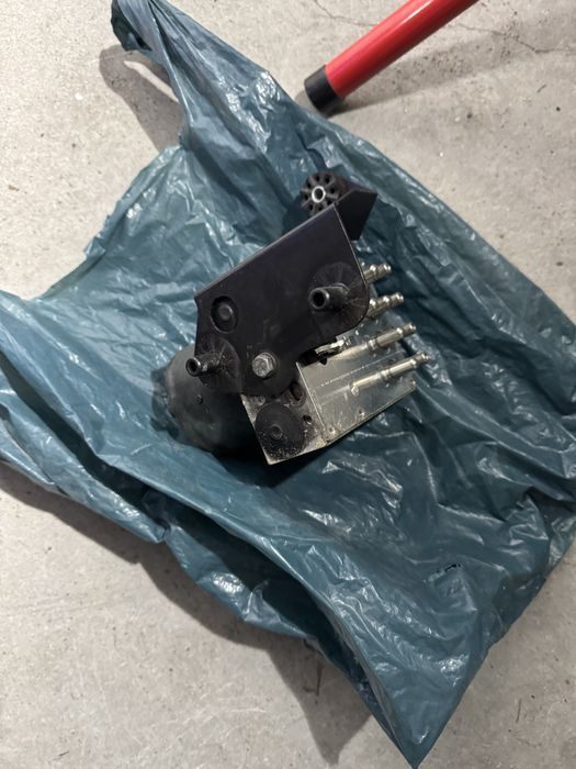 Módulo ABS BMW 530d E39 com avaria