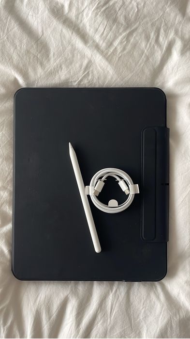 Ipad 512 MB 13” com Apple pencil e capa