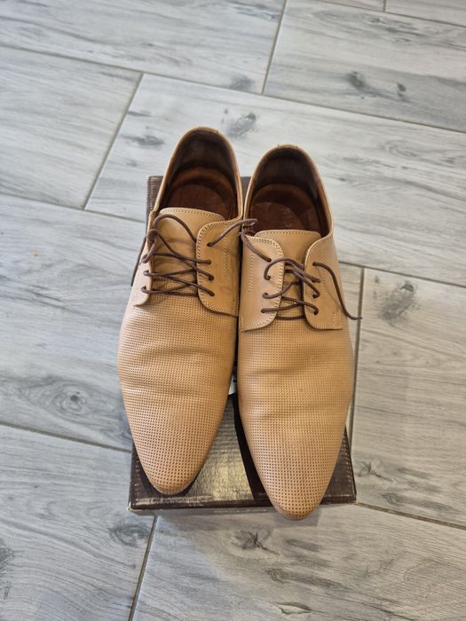 Buty garniturowe pólbuty