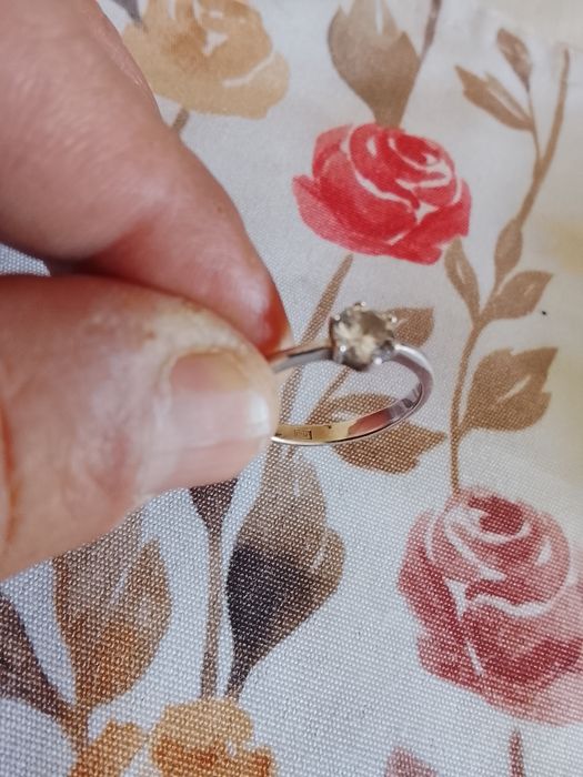 Vendo anel solitário