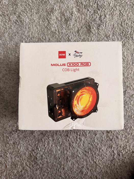 Zhiyun Molus X100 RGB Novo nunca usado
