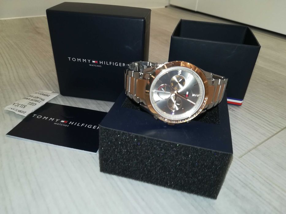 Damski  Zegarek  Kryształkami 
TOMMY HILFIGER