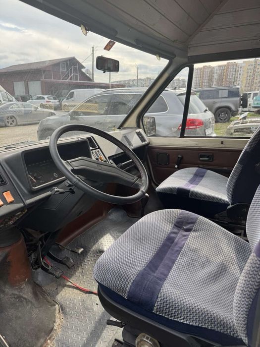 Автомобіль Renault Trafic