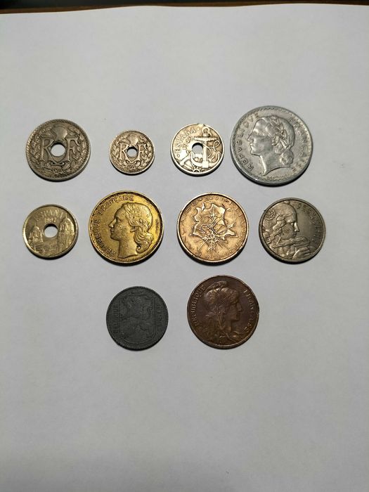 Various foreign coins. Lot 83