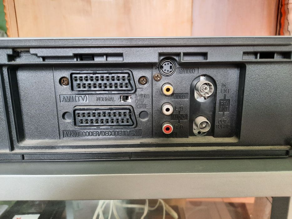 Видеомагнитофон Panasonic NV-HS 820
