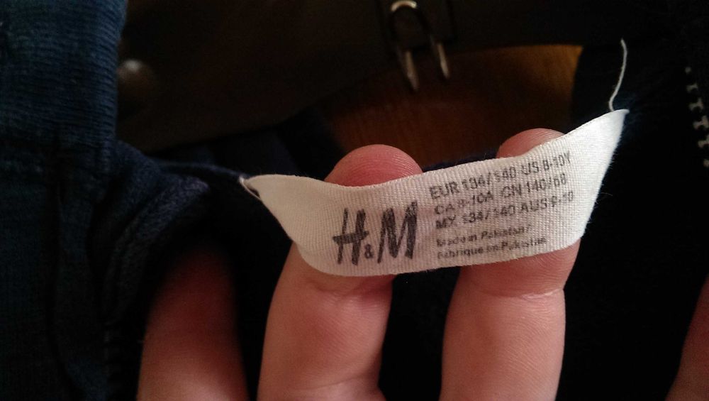 Кофта с капюшоном H&M на мальчика 134-й размер в хорошем состоянии