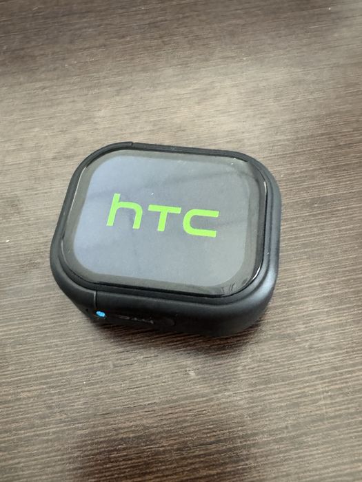 Fones de ouvido com tradutor em cerca de 100 linguas marca HTC