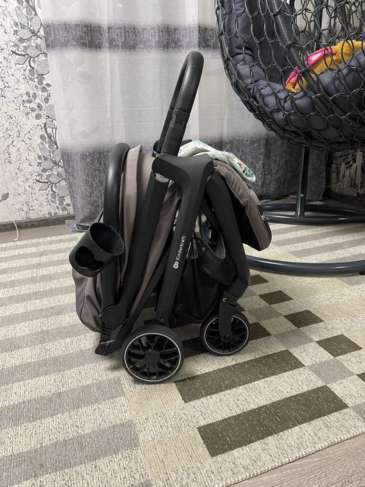 Продам дитячу прогулянкову коляску