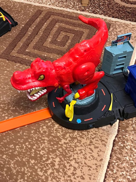 Трек Hot wheels динозавр оригінал