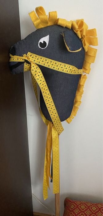 Cavalo com vara criança