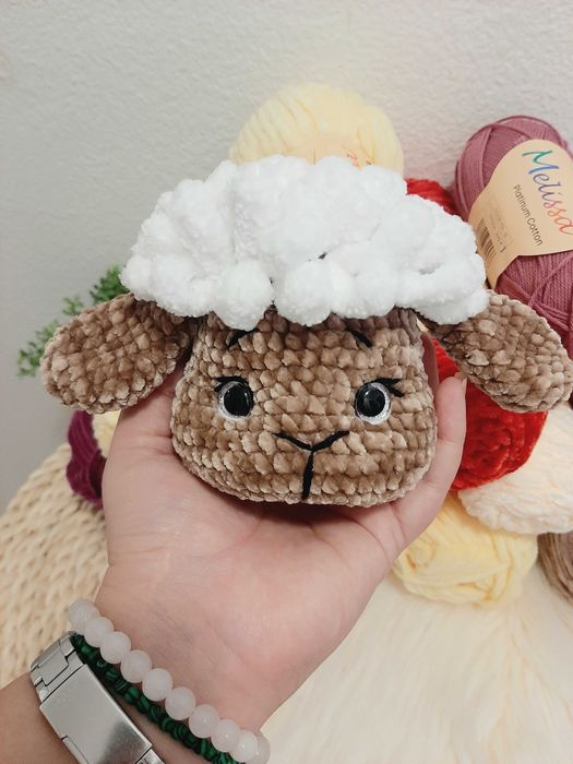 Ovelha Lizzy 27 cm de croché