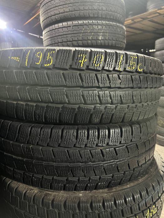 195/70/15C пара зимових шин Uniroyal