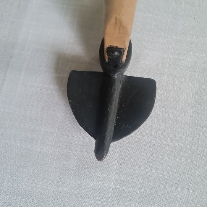 Toporek saperski "włoski" II RP, 1 i 2 wojna 1920 r saperka siekierka