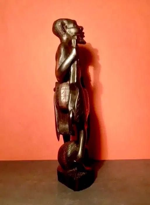 ARTE ANGOLANA - anos 70 - madeira nobre - 32x13x8 cm/s