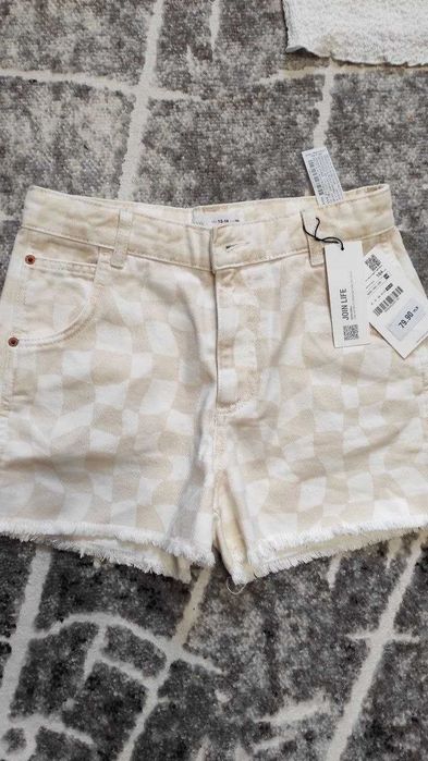 Шорти  zara зара на 13-14 р.