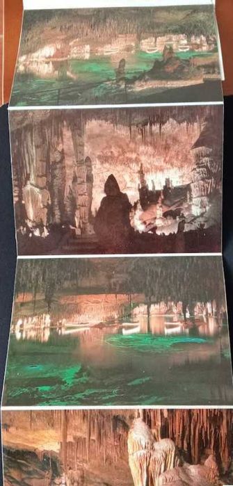 Um Livro com Postais de recordação pouco vistos