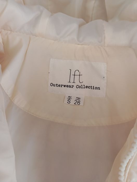 Casaco branco acolchoado