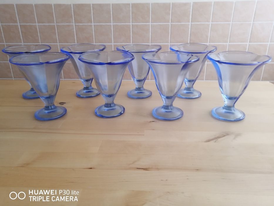 8 taças de sobremesa/gelado novas