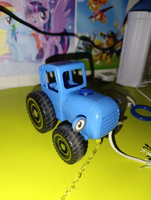 Іграшка музична синій трактор