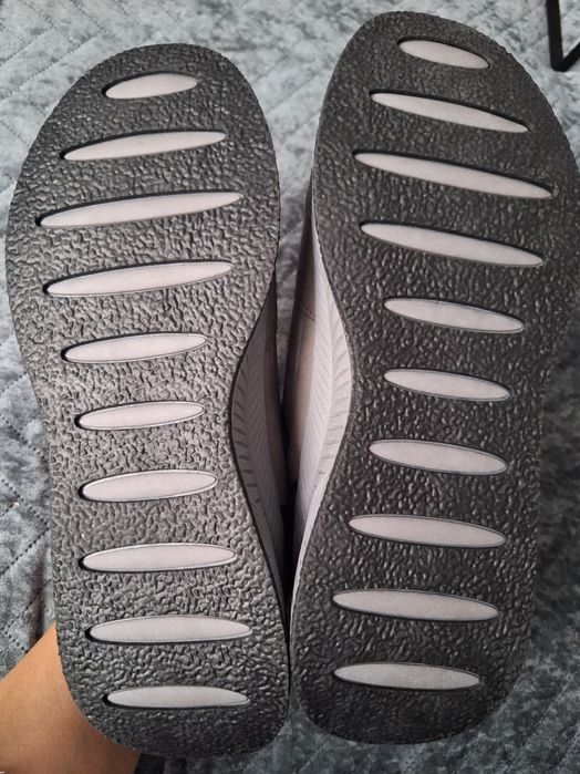 Buty sportowe adidasy Bottesini 1982 rozm.44