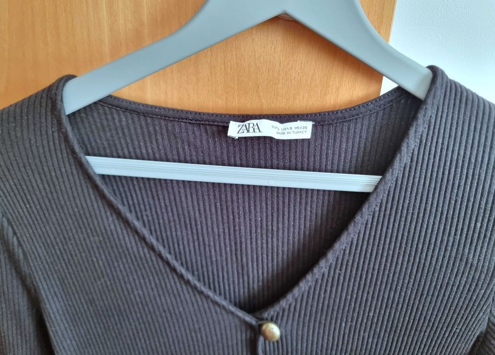 Camisola preta com botões Zara, tamanho S