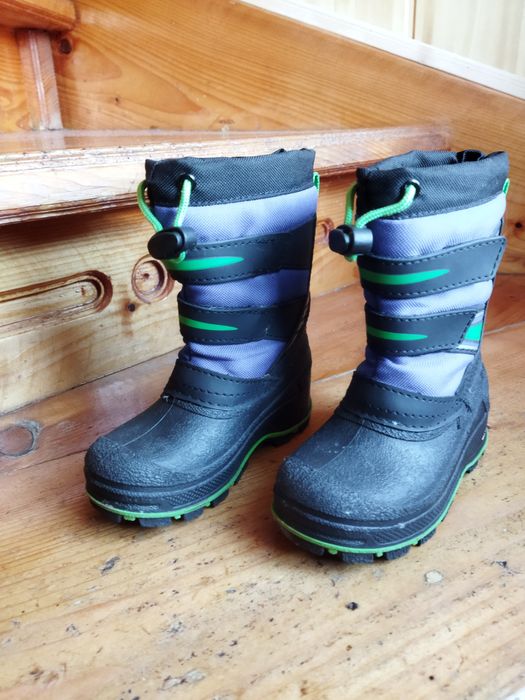 Дитяче взуття (чобітки)