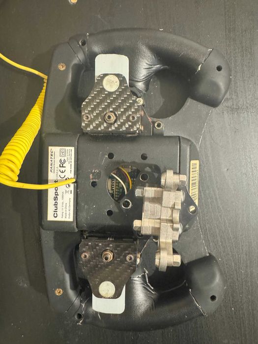 Volante Fanatec Formula Carbon convertido para USB