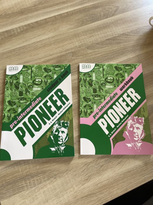 Pioneer pre-preimpermediate. Student’s book i workbook