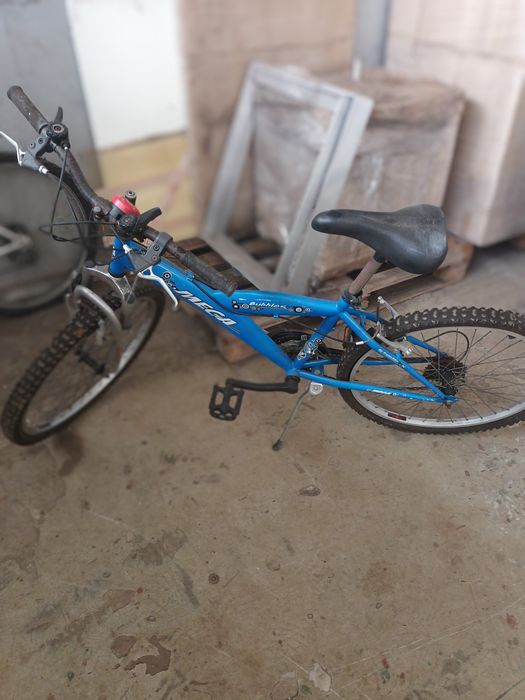 Duas bicicletas em bom estado