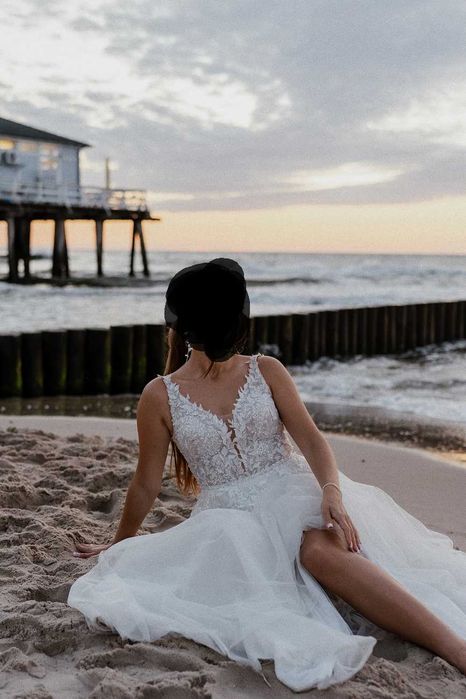 Suknia ślubna z dopinanymi rękawkami