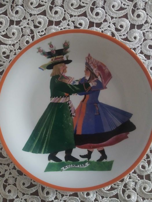 Talerz z serii tańce polskie-Kujawiak.