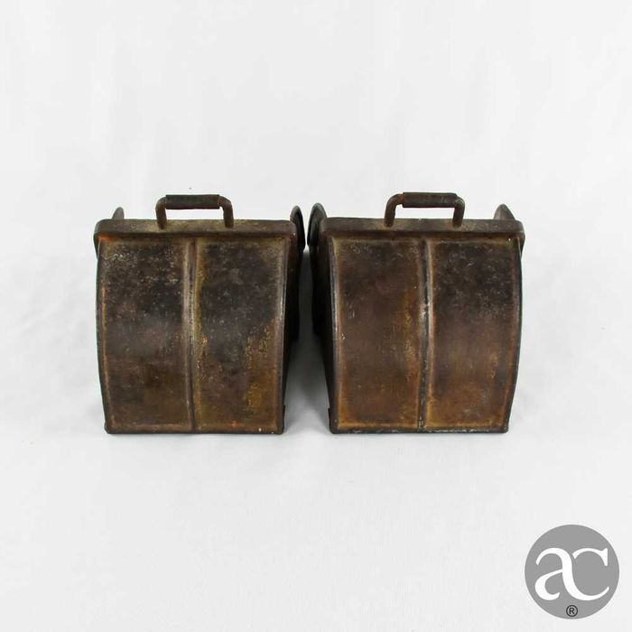 Par de estribos de cavalo em metal