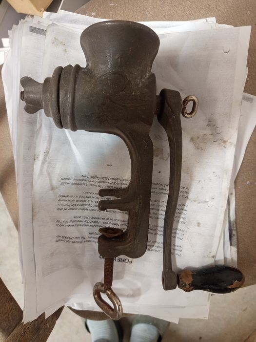 Picador  de carne Regina antigo