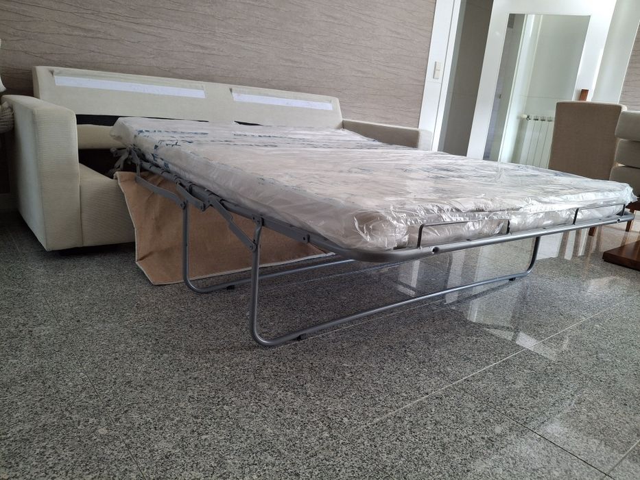 Sofá cama de 4/5 lugares com colchão novo incluído