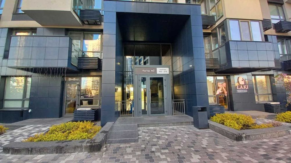 Продаж 1кім квартири 43кв.м. 4-й поверх ЖК Зарічний, паркінг, метро Славутич