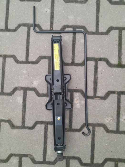 Домкрати: WV.ford. пежо, рено, лексус,сітроєн, ауді, опель,авео,шкода.