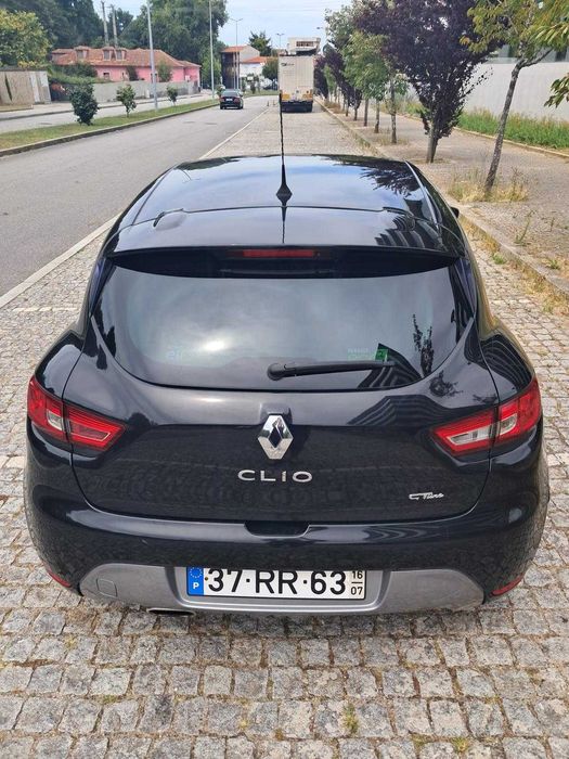 Renaul Clio só 9.000 euros
