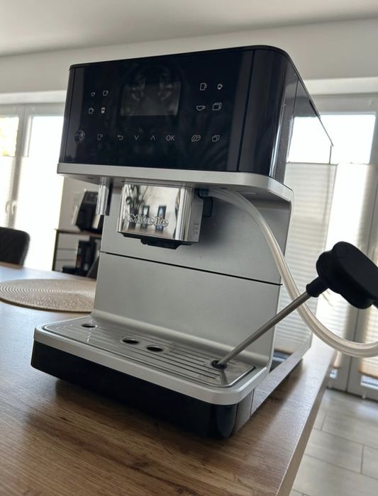 Кавомашина Miele CM6160 1680 чашок