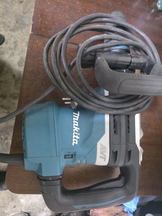 Młot Makita HR4013C