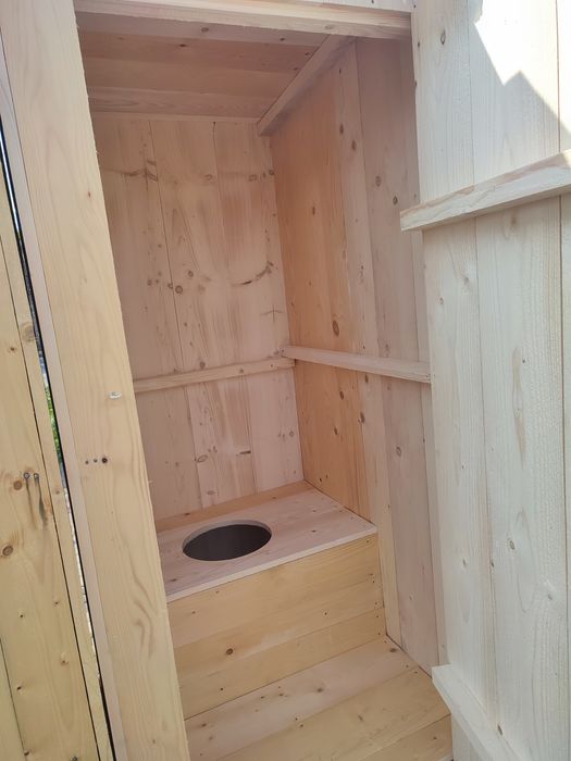 Туалет вуличний.