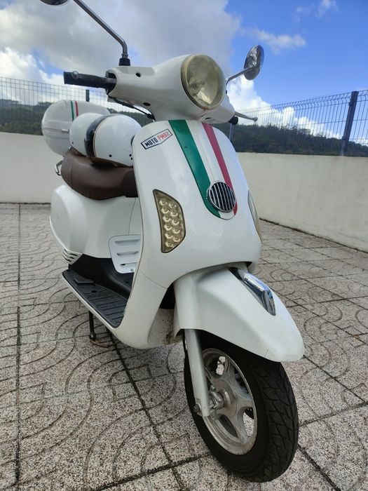 Scooter 125cc "réplica de vespa"