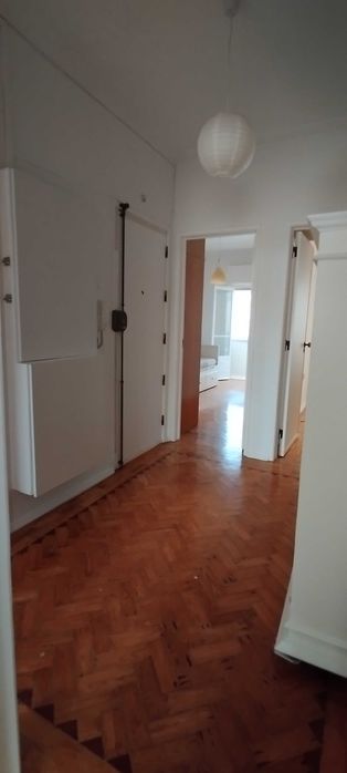 Apartamento T2, 77m2, em Santa Clara, Lisboa